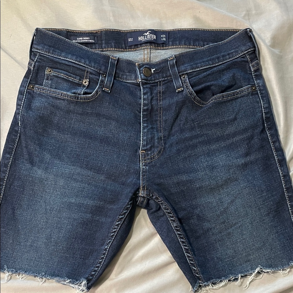 Hollister Like New Men’s Dark Wash Super Skinny Cutoff Denim Shorts Size 31
